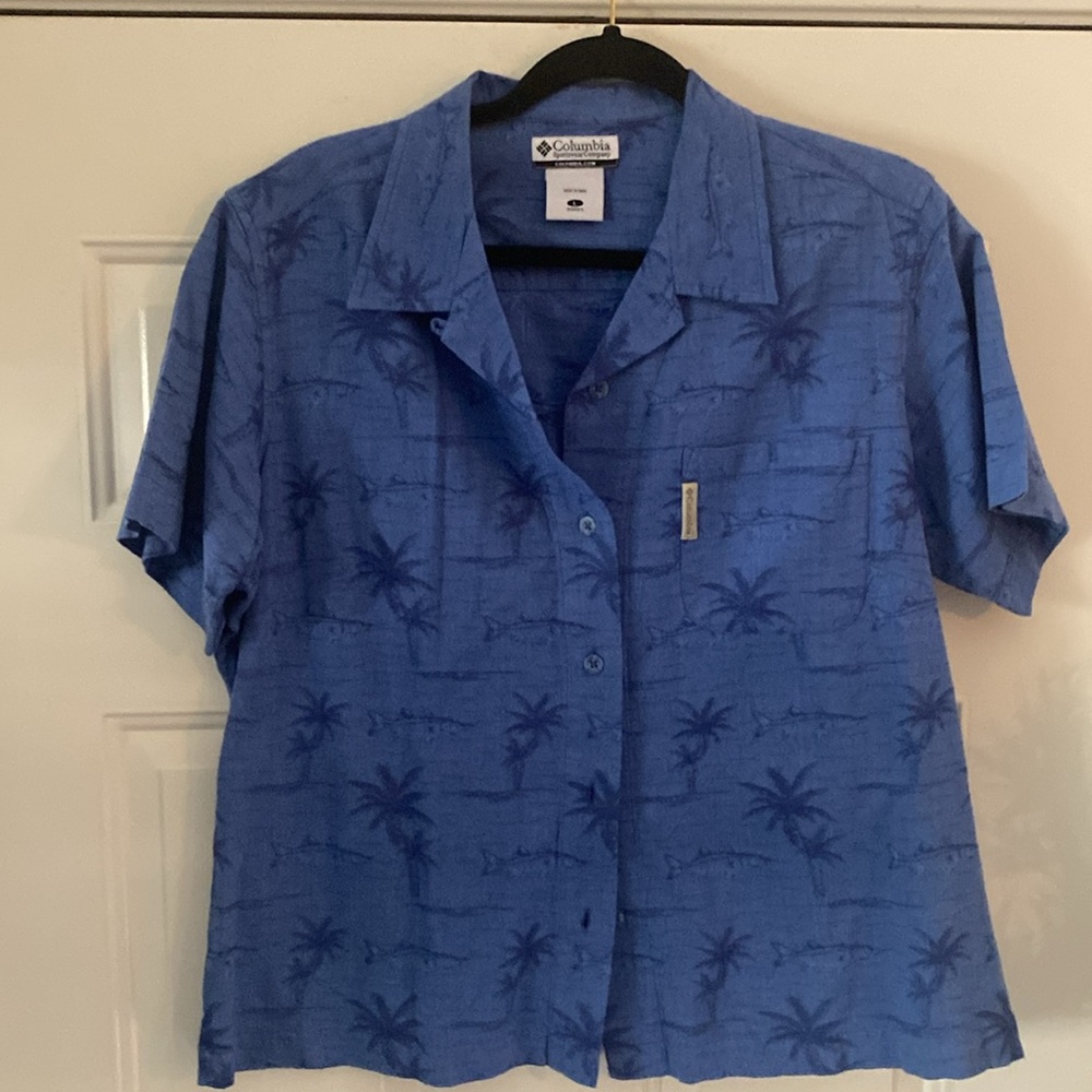 COLUMBIA SPORTSWEAR SS Shirt Palm Trees and Swordfish Motif. Button Up, Blue Lrg